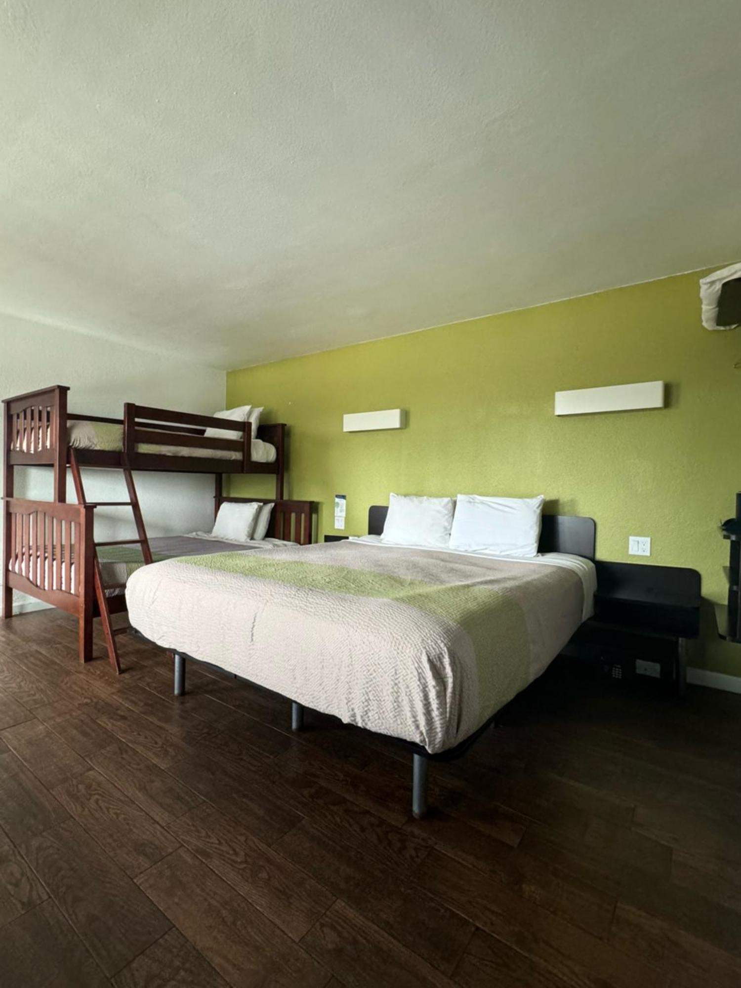 Fisherman'S Cove Inn Монтерей Екстериор снимка