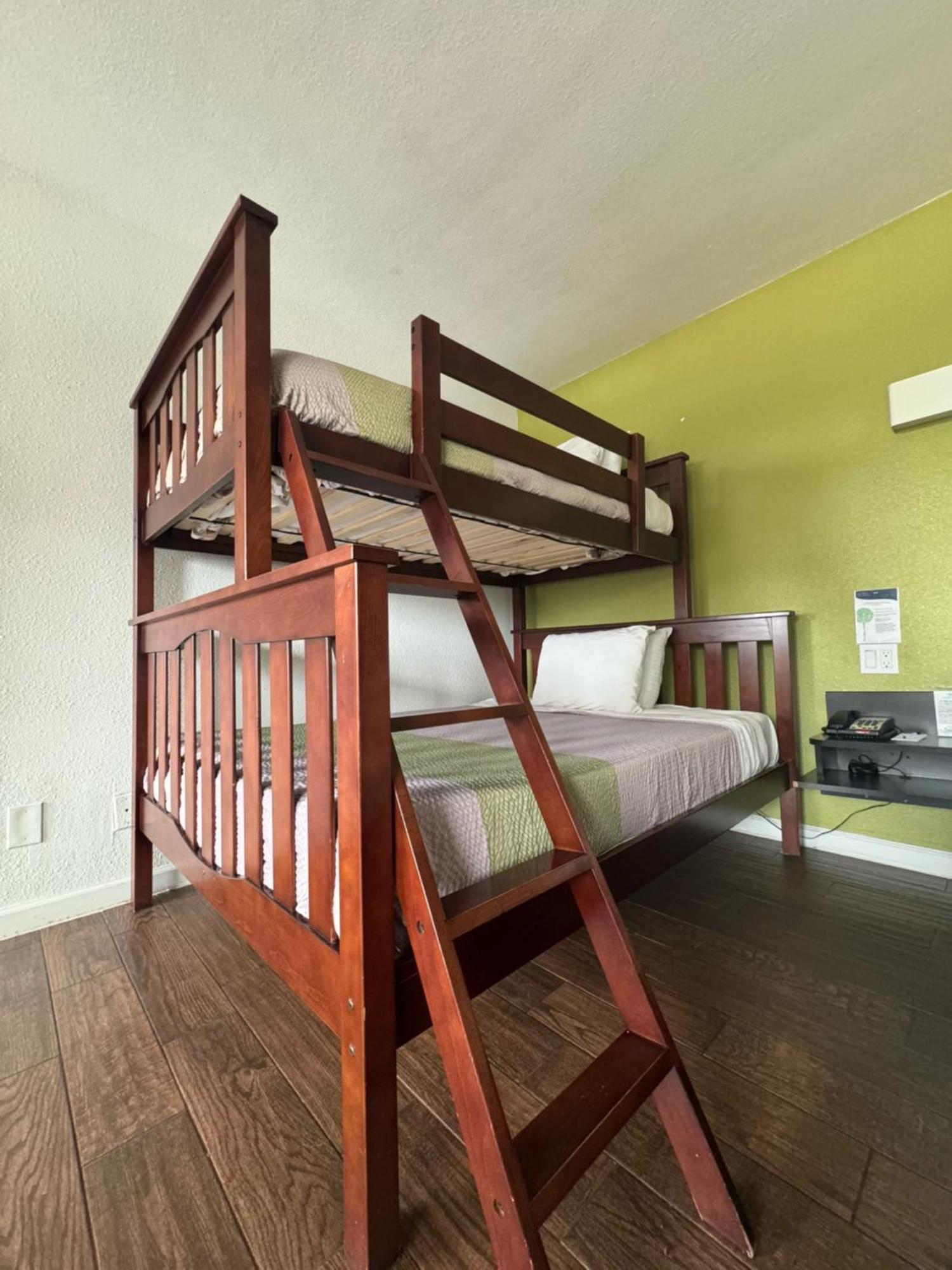 Fisherman'S Cove Inn Монтерей Екстериор снимка