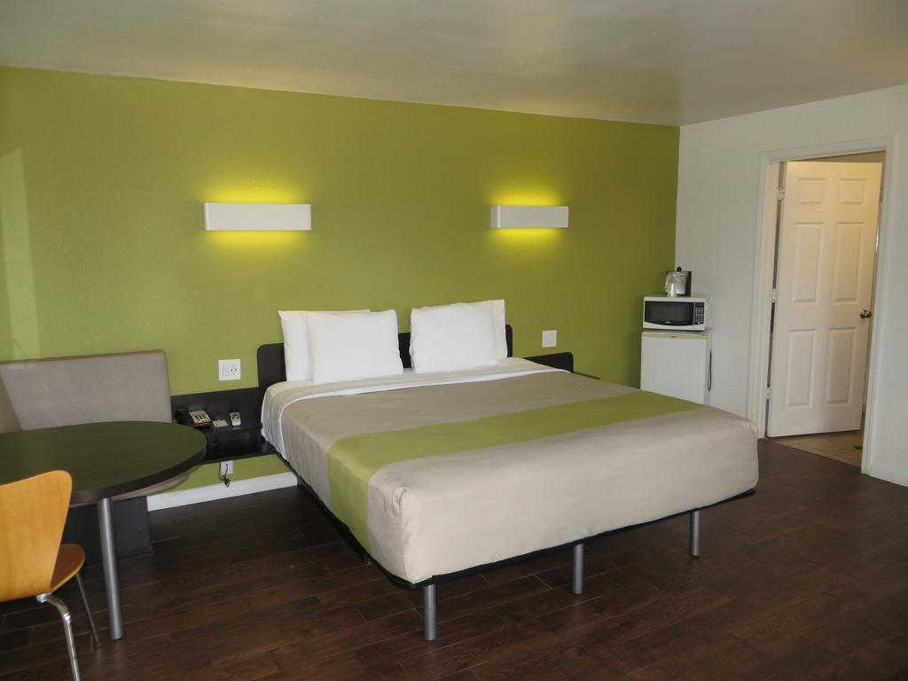 Fisherman'S Cove Inn Монтерей Екстериор снимка