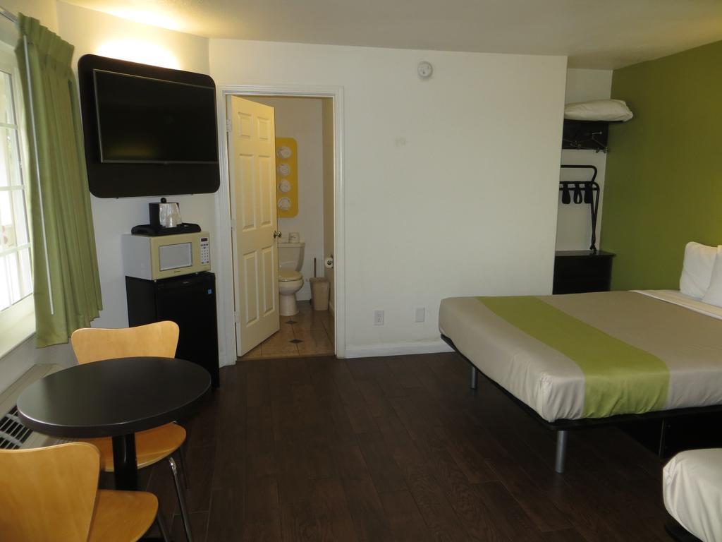 Fisherman'S Cove Inn Монтерей Екстериор снимка