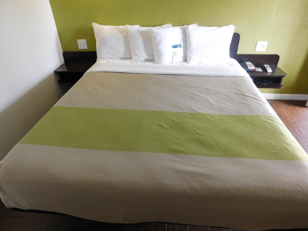Fisherman'S Cove Inn Монтерей Екстериор снимка