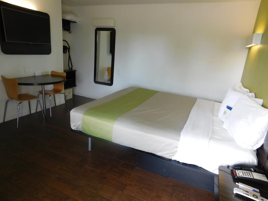 Fisherman'S Cove Inn Монтерей Екстериор снимка